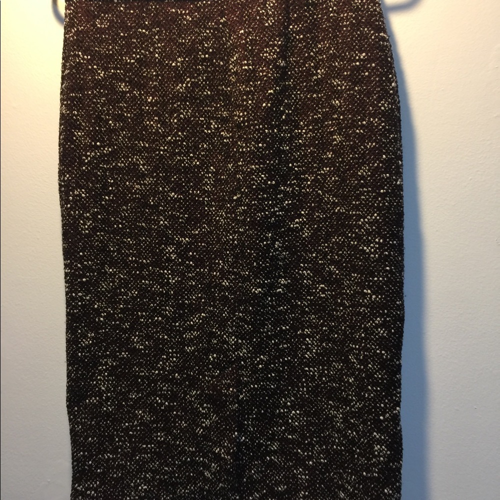 Two pieces - Picture 3 of 4